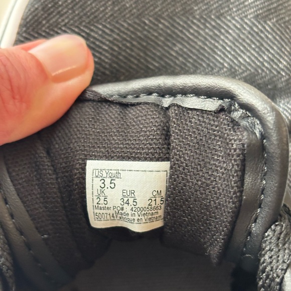 Boys VANS charcoal gray and black tie sneakers - Picture 12 of 14